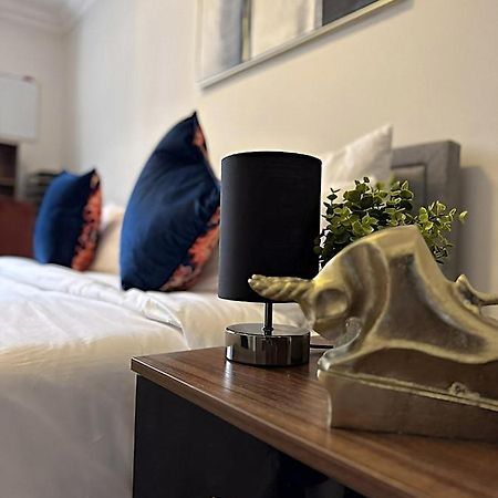 Spacious 3 Bed, 2 Bath In The Heart Of Shoreditch ลอนดอน ภายนอก รูปภาพ